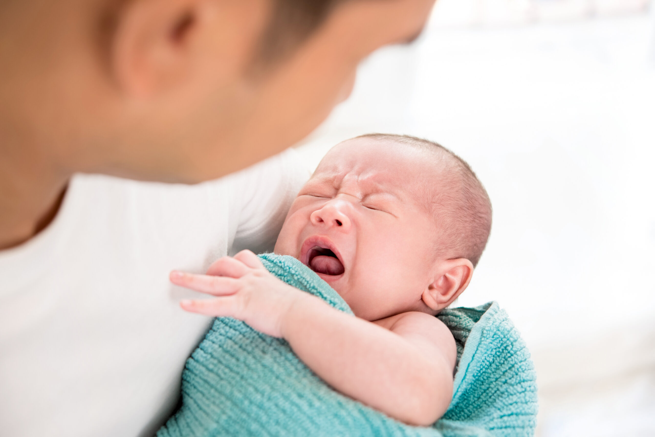 Cólicos en bebés: Lo que todo padre debe saber para aliviar el malestar