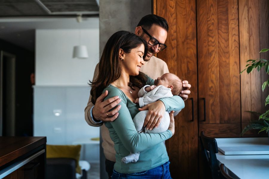 Cómo acostar a un bebé con cólicos. Estrategia para mejorar el sueño del bebé y la familia